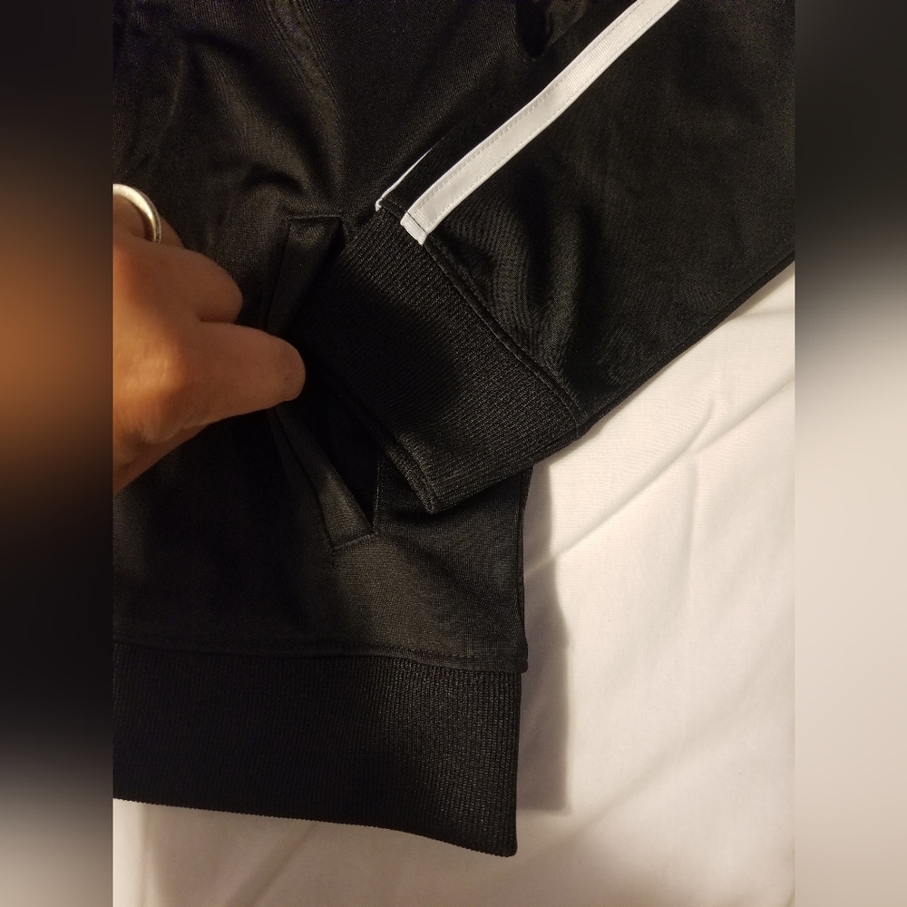 NWT Adidas Tracksuit Size 5 Color Black/White - Picture 8 of 12